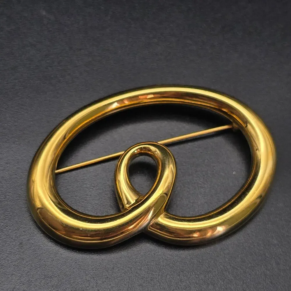 Monet Gold Tone Twisted Loop Brooch Vintage Costume Jewelry